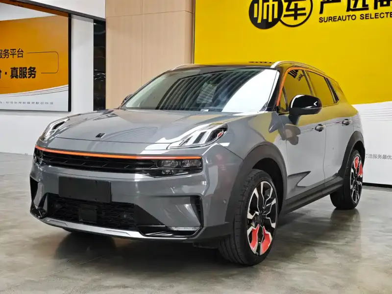 Lynk & Co 06