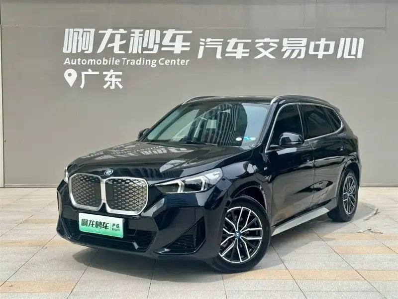 BMW iX1