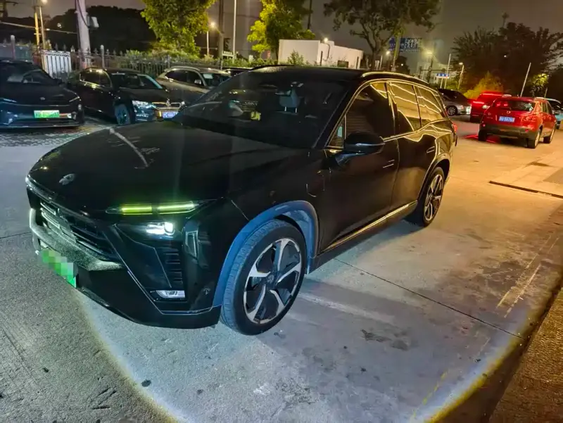 NIO ES8