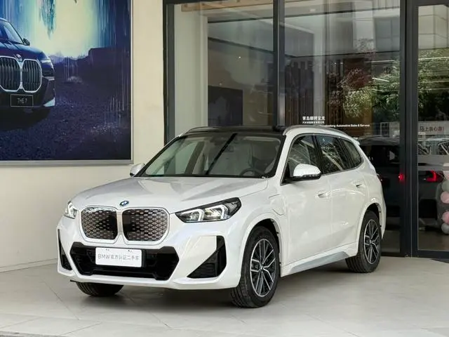 BMW iX1