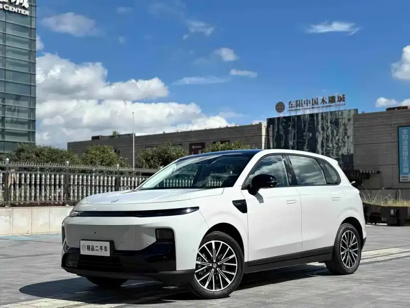 Leapmotor B10