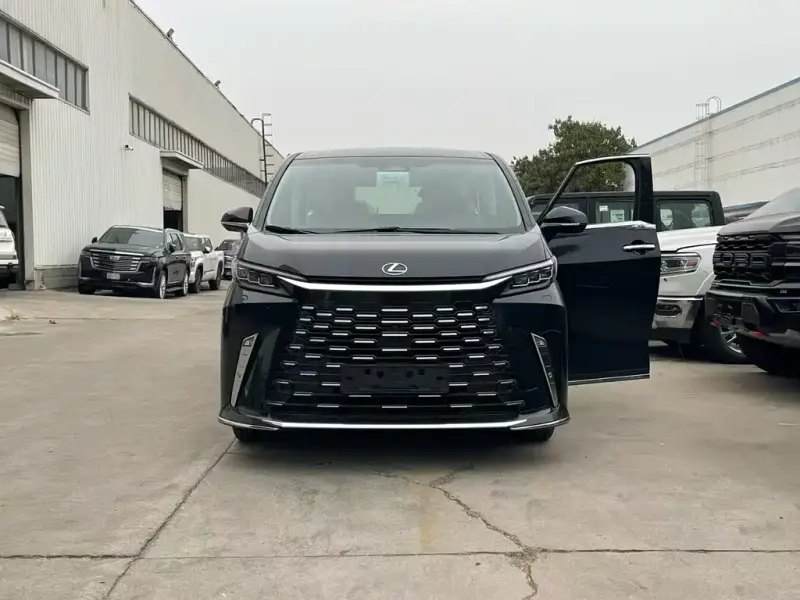 Lexus LM