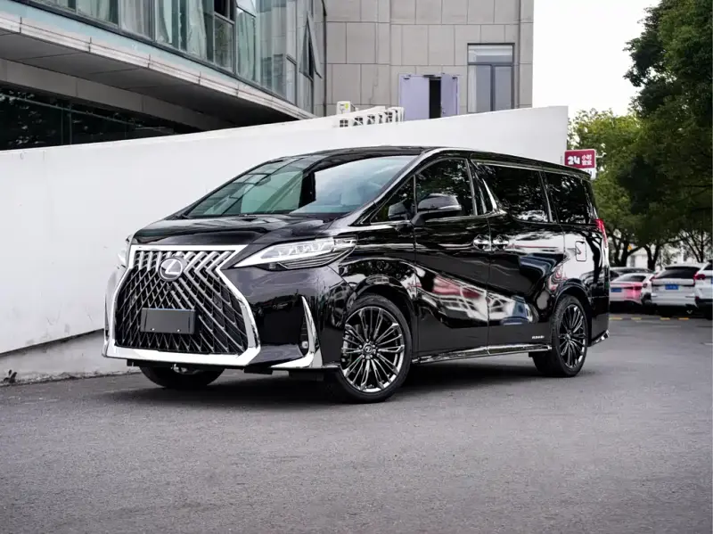 Lexus LM