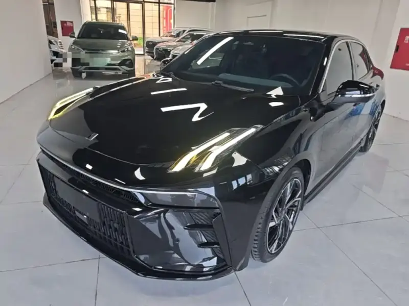 Lynk & Co 03