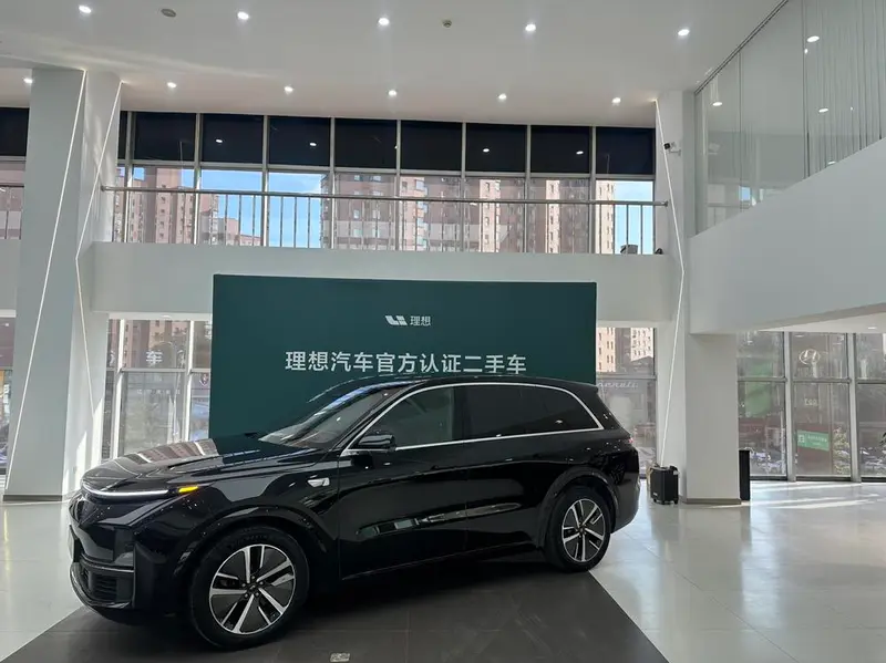 Li Auto L8