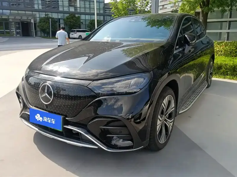 Mercedes-Benz EQE SUV
