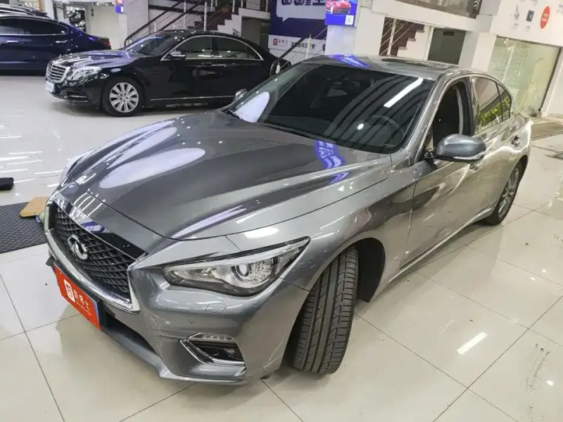 Infiniti Q50L