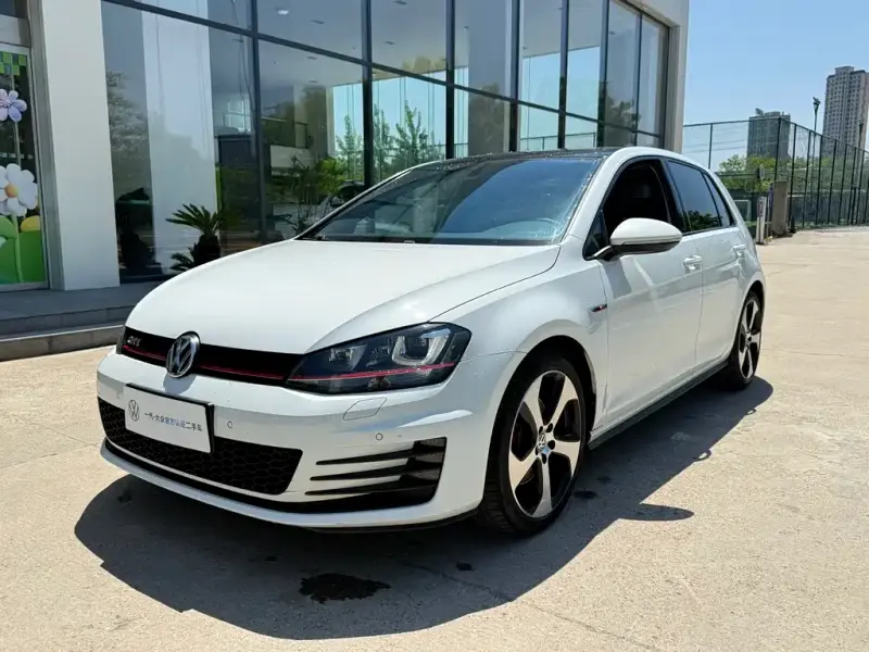 Volkswagen Golf GTI