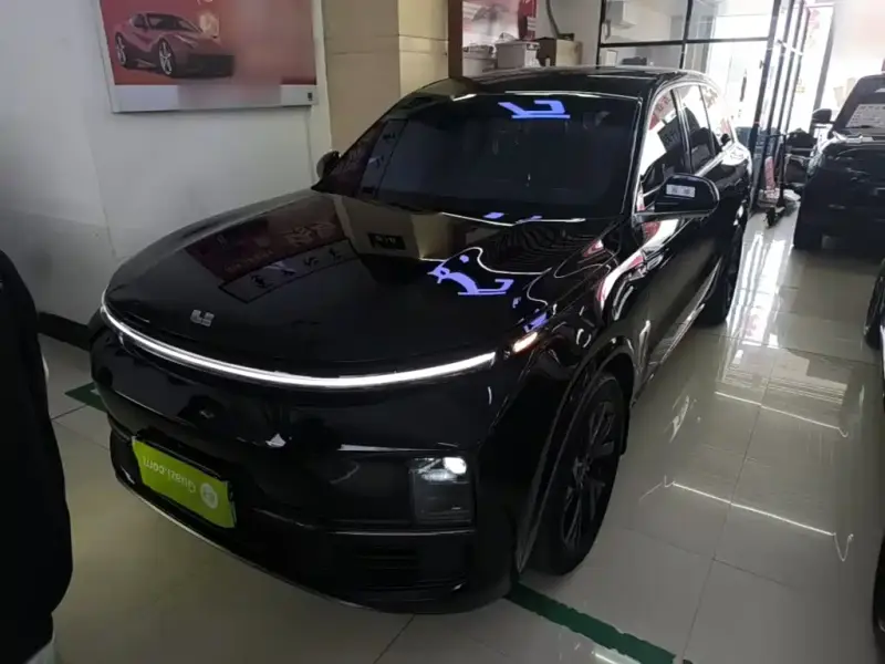 Li Auto L8