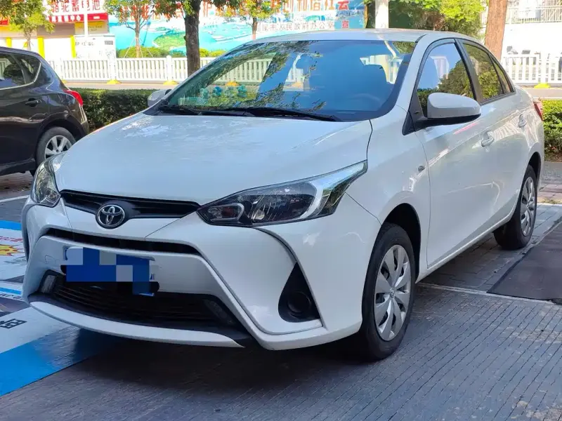 Toyota Yaris L