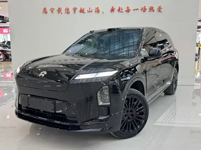 NIO ES8