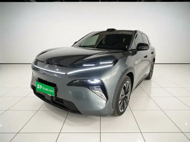 BYD Tang L
