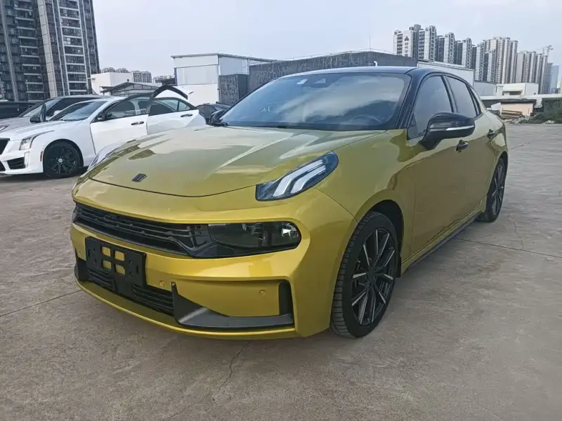 Lynk & Co 03