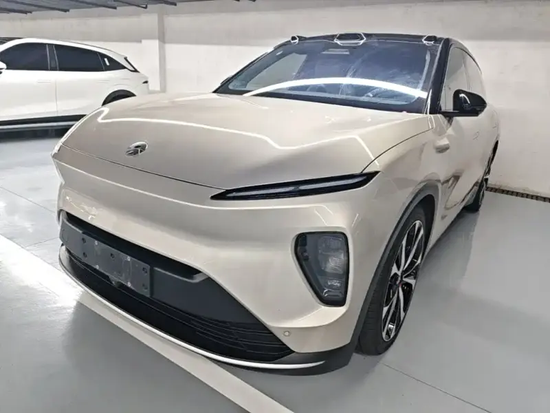NIO ES8