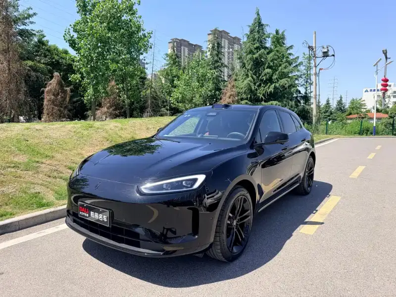 AITO M5