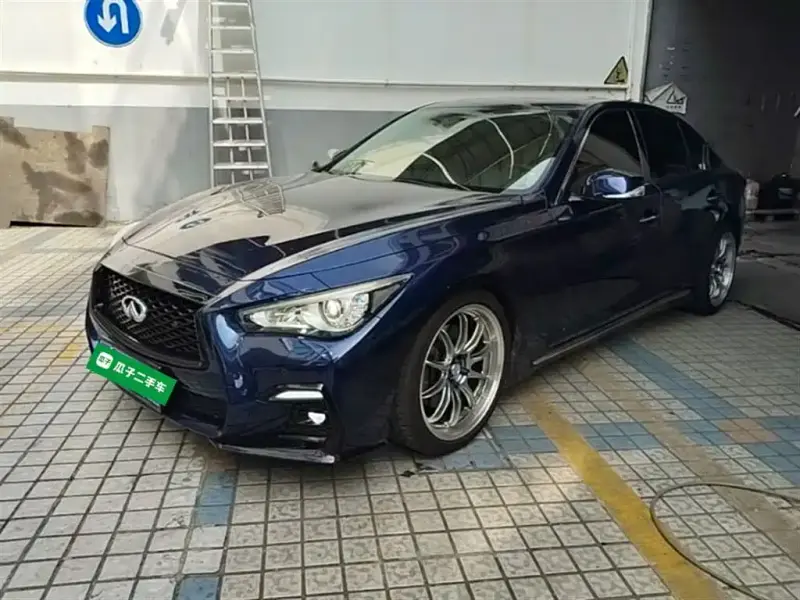 Infiniti Q50L