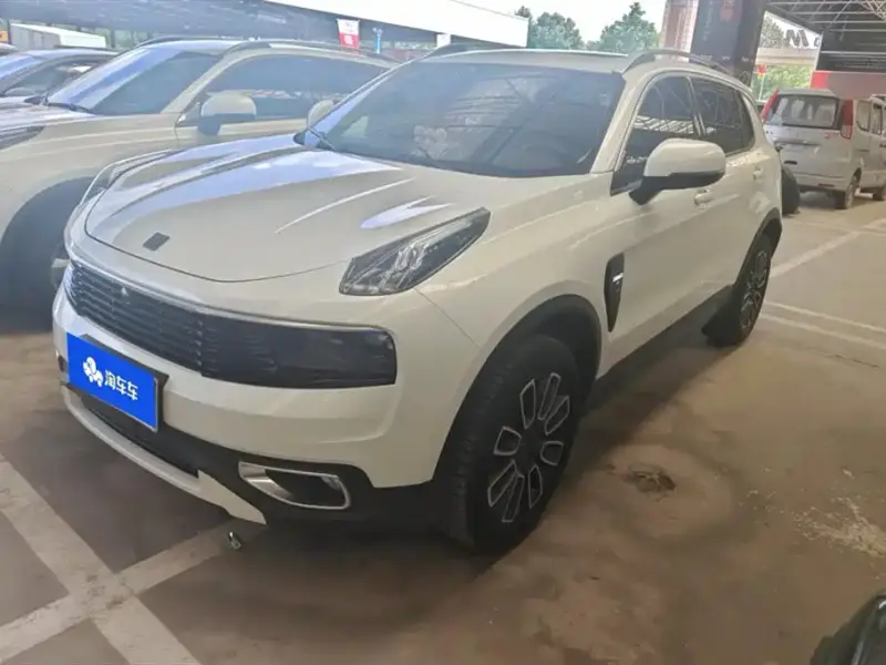 Lynk & Co 01