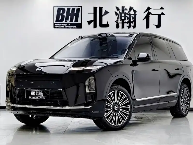 NIO ES8