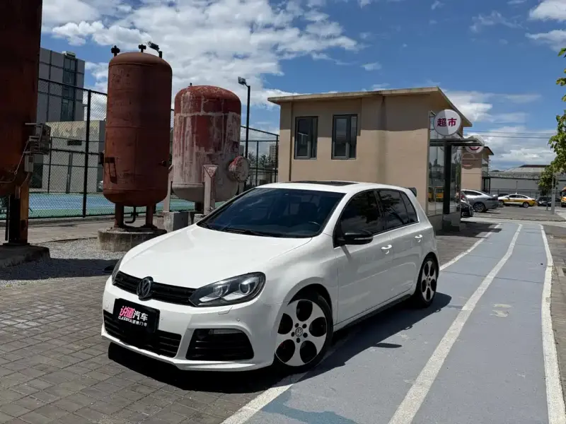 Volkswagen Golf GTI
