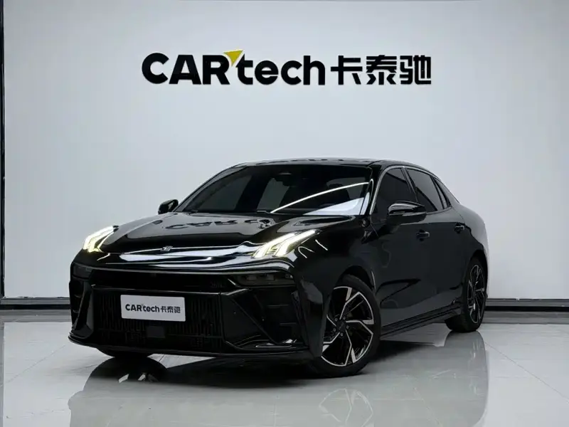 Lynk & Co 03