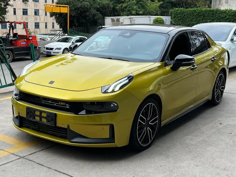 Lynk & Co 03