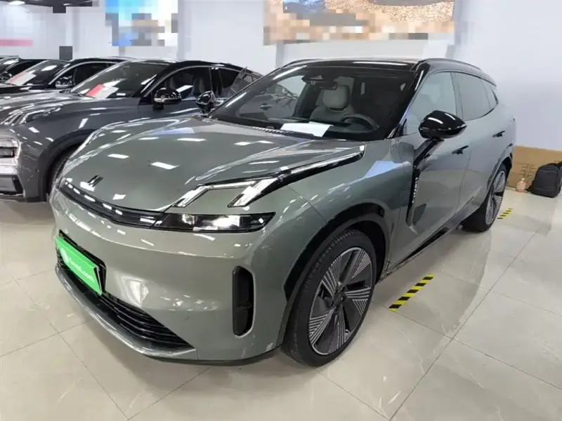 Lynk & Co 08 EM-P