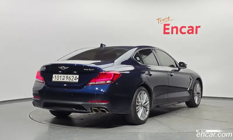 Genesis G70