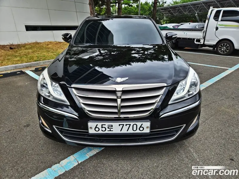 Hyundai Genesis