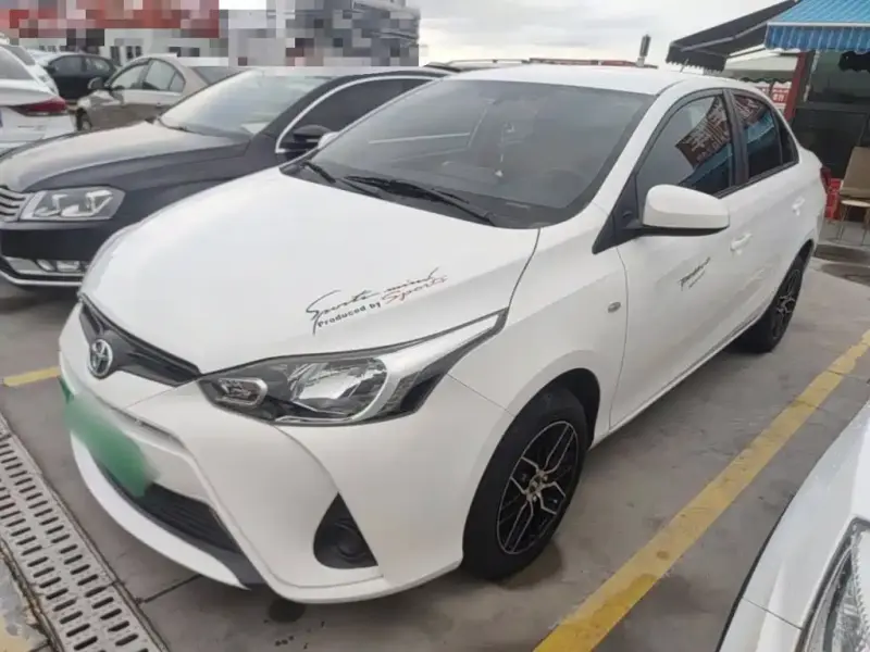 Toyota Yaris L