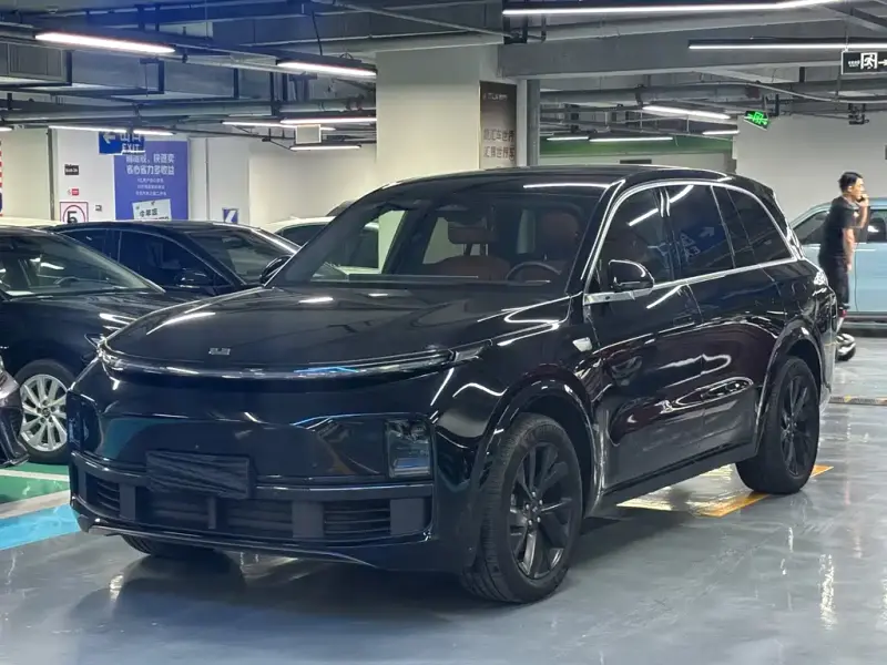 Li Auto L8