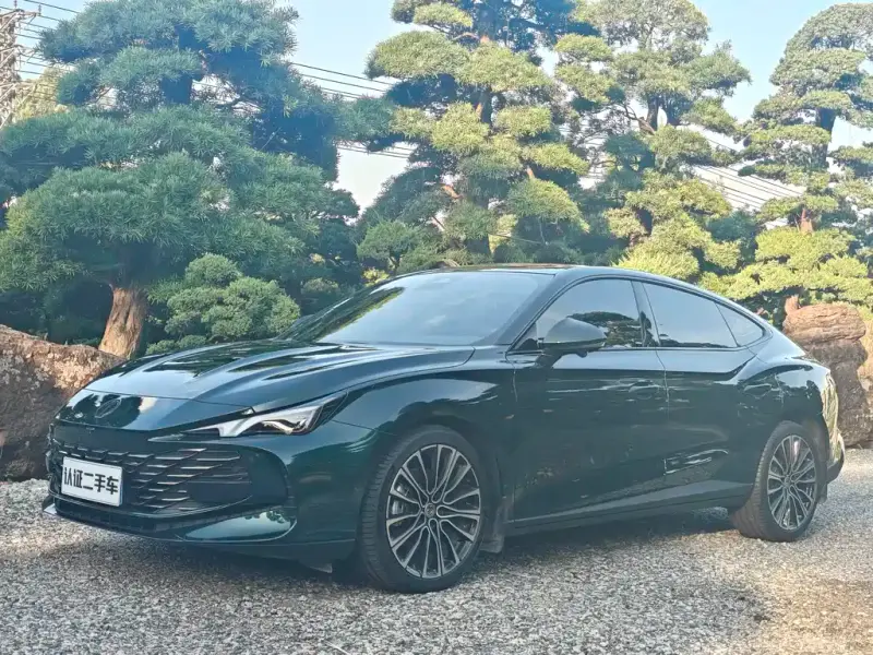 MG MG7