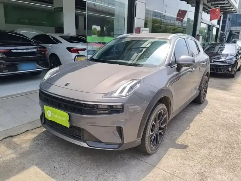 Lynk & Co 06