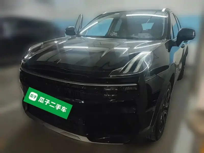 Lynk & Co 06