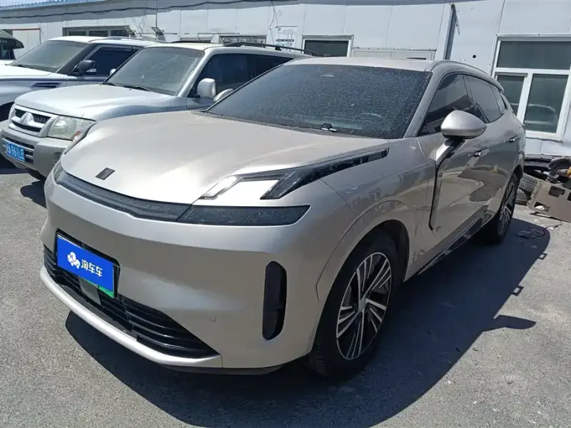 Lynk & Co 08 EM-P