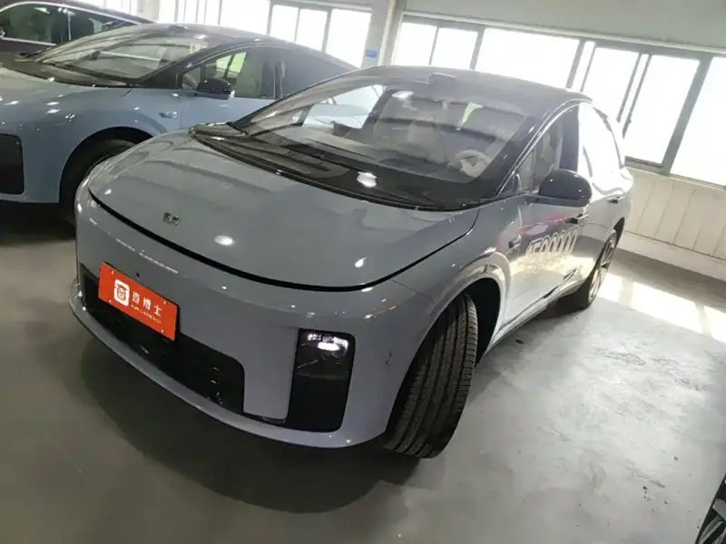 Li Auto i8