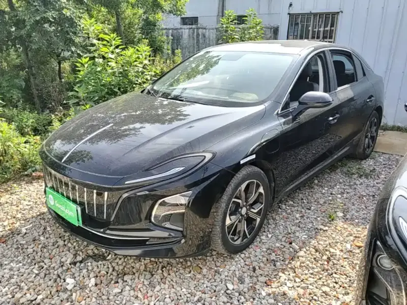 Hongqi E-QM5