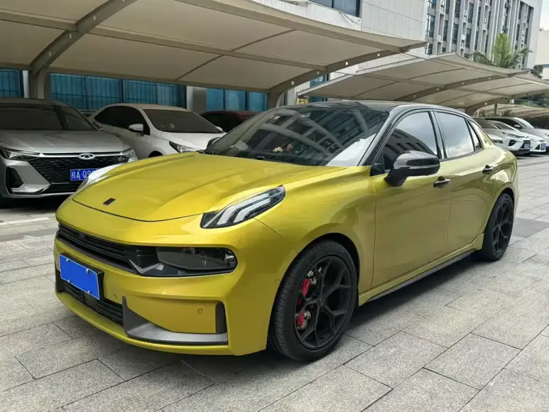 Lynk & Co 03