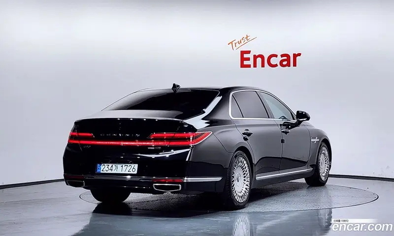 Genesis G90