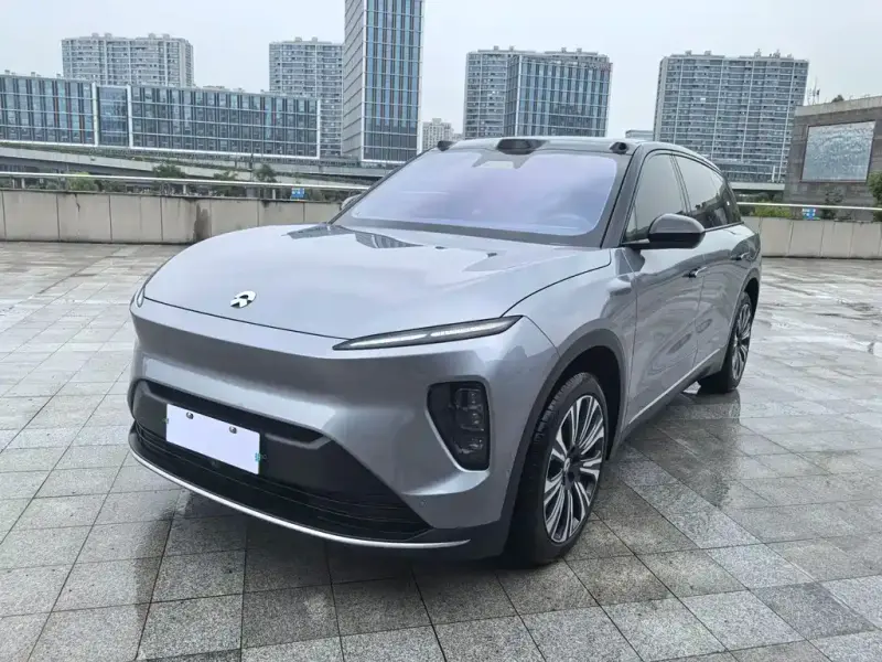 NIO ES8