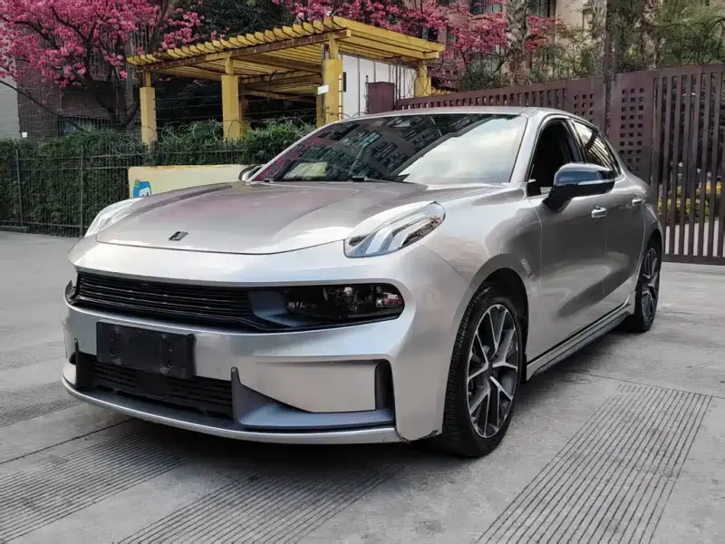 Lynk & Co 03