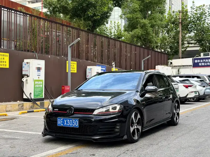 Volkswagen Golf GTI