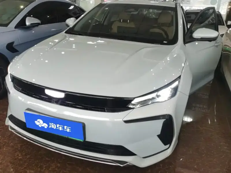 Geely L HiP
