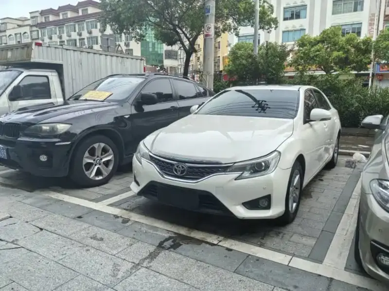 Toyota Reiz