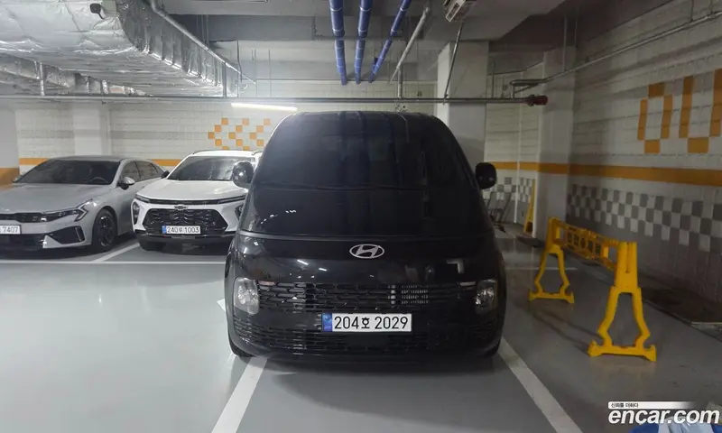 Hyundai Staria