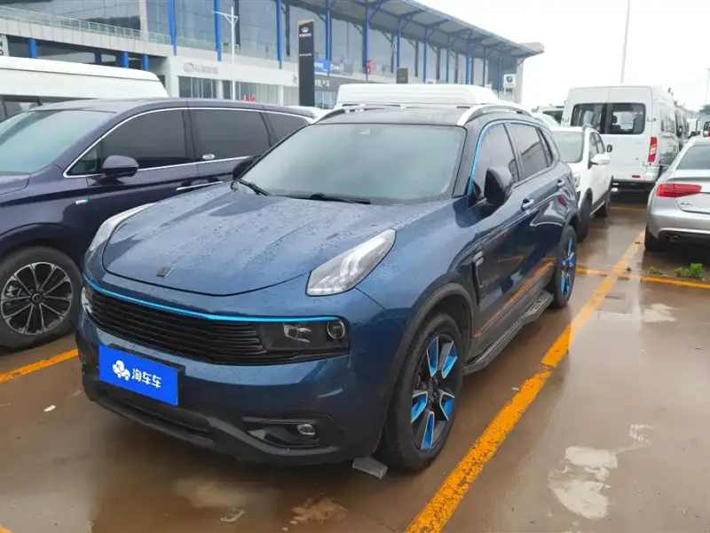 Lynk & Co 01