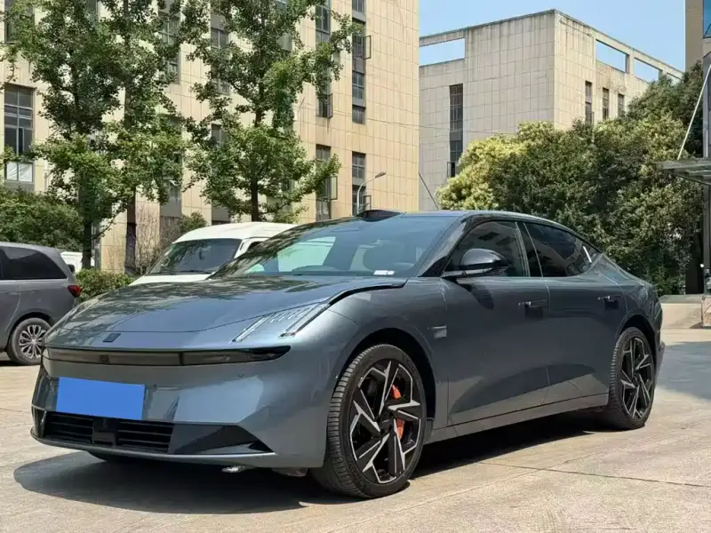 Lynk & Co Z10
