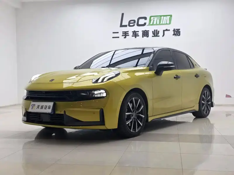 Lynk & Co 03