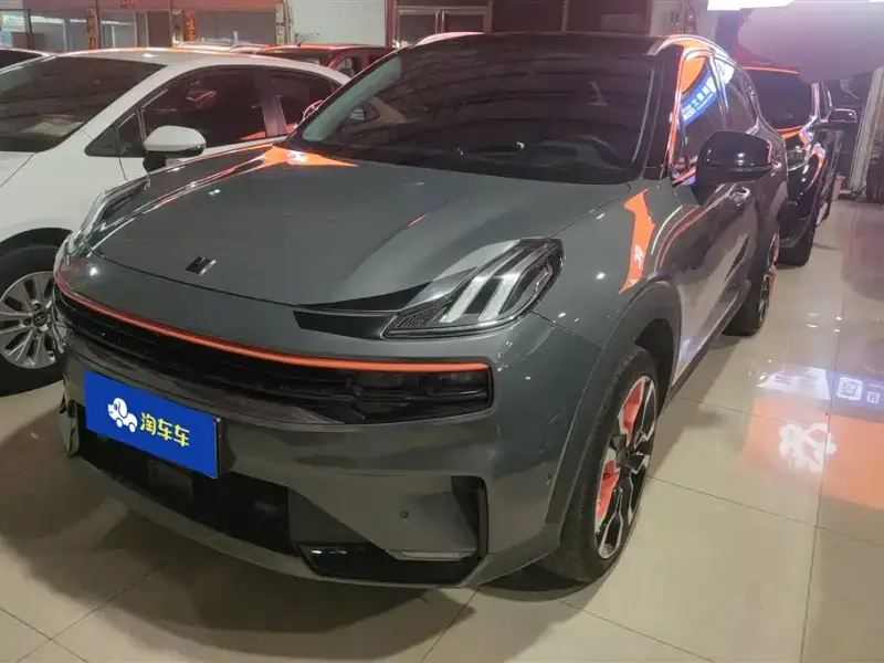 Lynk & Co 06