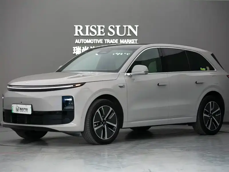 Li Auto L6