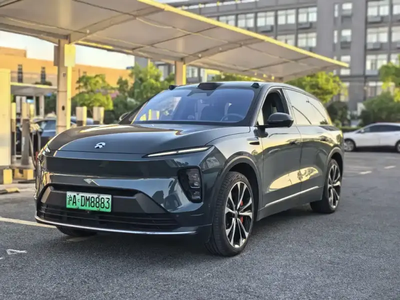 NIO ES8
